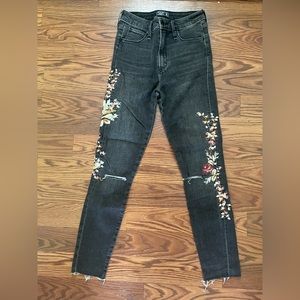Abercrombie & Fitch Women’s Black Flower Embroidered Denim Jeans Vintage Size 00